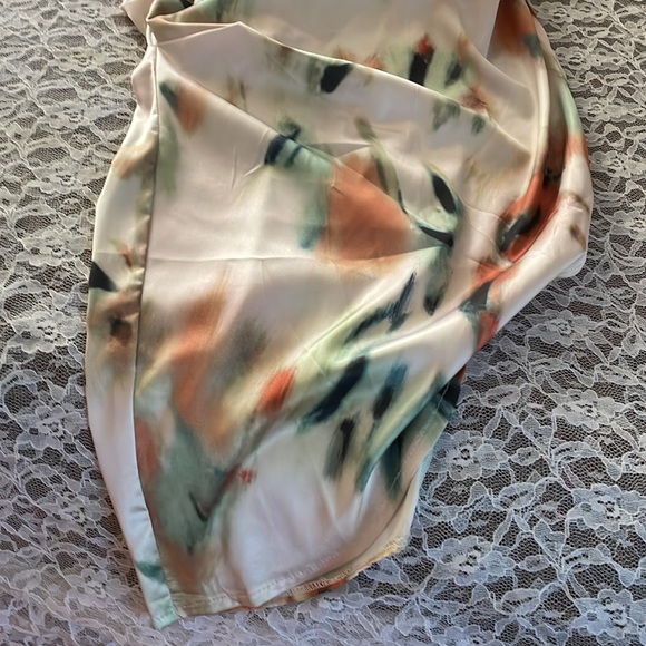 Dress - Picture 3 of 6